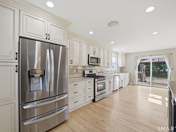 5th image of 168 Kenwood Avenue