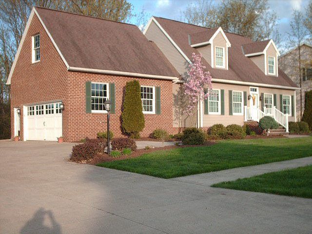 1st image of 904 Williamsburg Ct