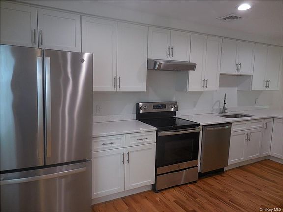 2nd image of 30 Marshall Dr