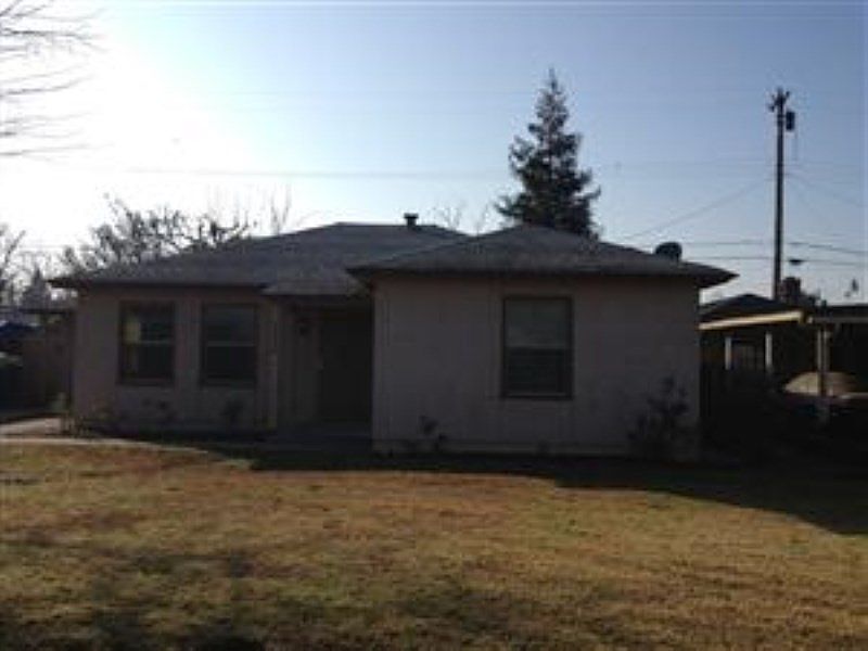 2nd image of 2406 E Pine Ave