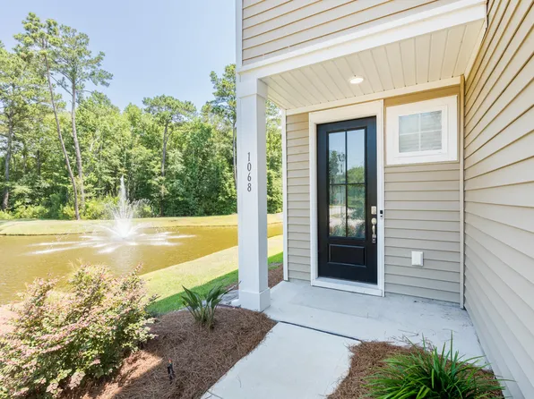 1068 Sago Palm Ct, Awendaw, SC 29429