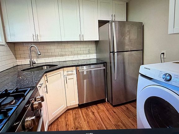3rd image of 295 Tenafly Rd APT I