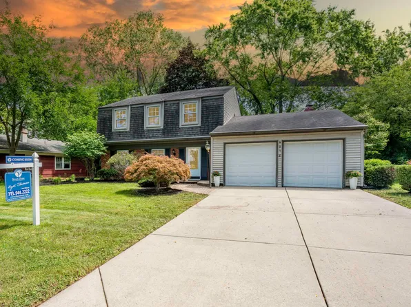 4918 Danbury Dr, Troy, MI 48085