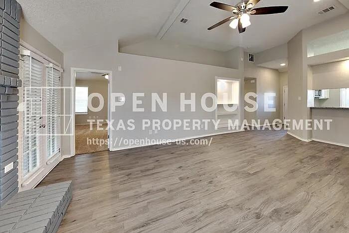 4207 Red Spruce Ln — Photo 3