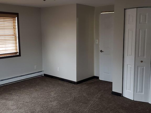 5th image of 108 Stuyvesant Dr