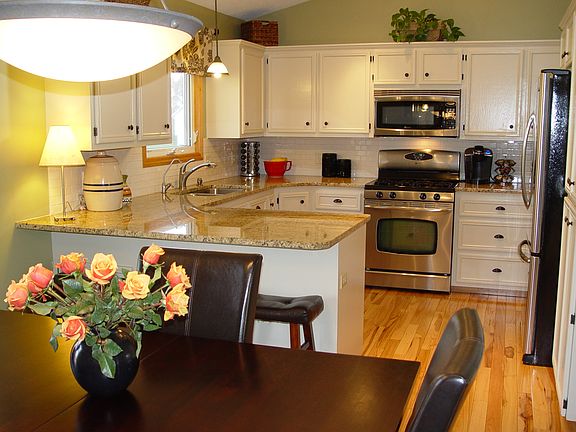 4th image of 9311 Barrywoods Dr NE