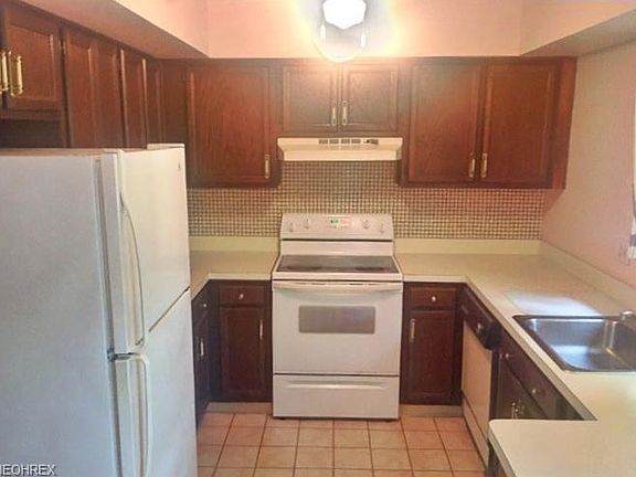 5th image of 4454 Periwinkle Ln #56