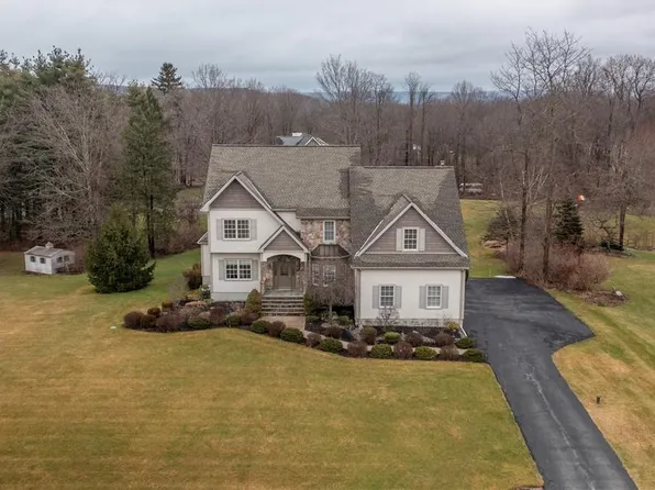 5 Albertanna Court, Hopewell Junction, NY 12533