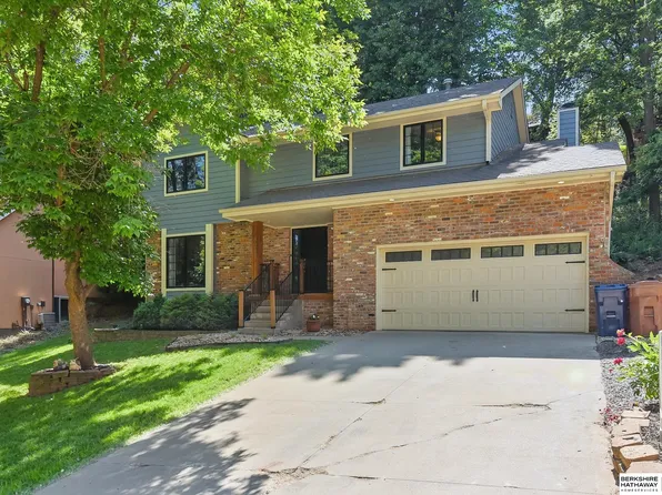 828 Hidden Hills Dr, Bellevue, NE 68005