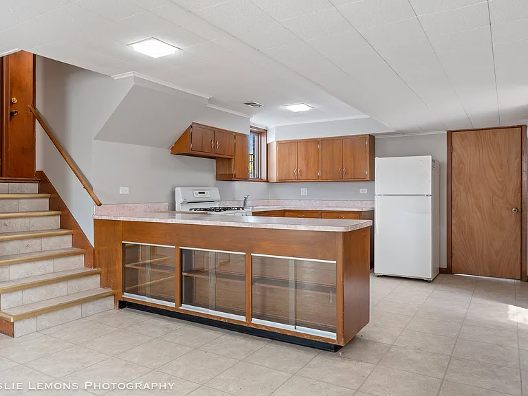 1028 Douglas Ave — Photo 12