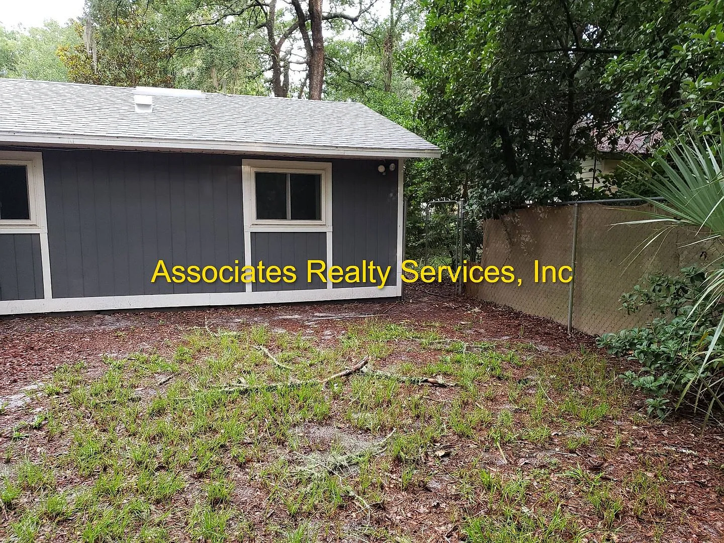 Cute 3 bedroom in Palmetto Woods! — Photo 2