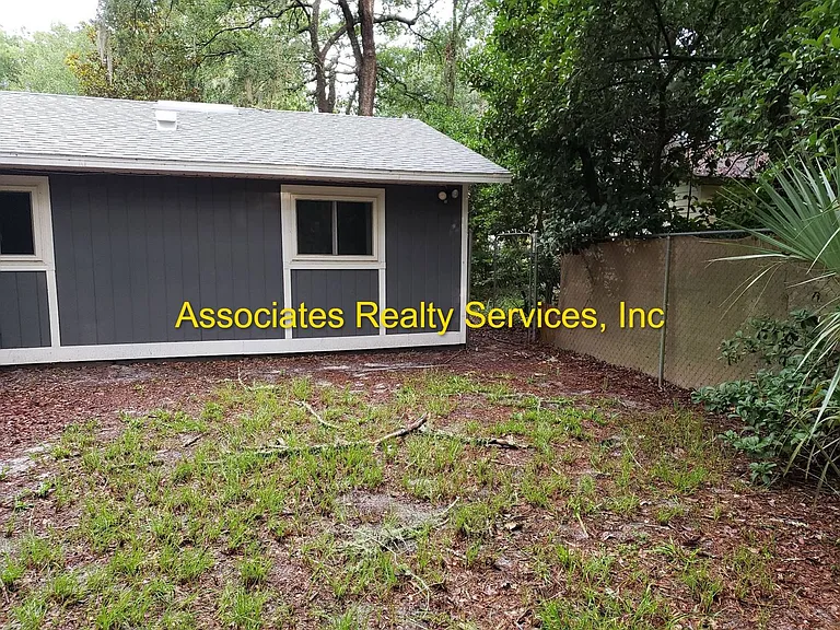 3617 NW 21st Dr — Photo 2