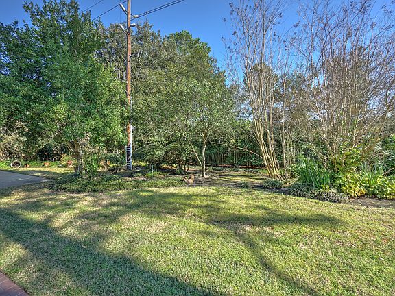 4th image of 1315 Breezy Bend Dr