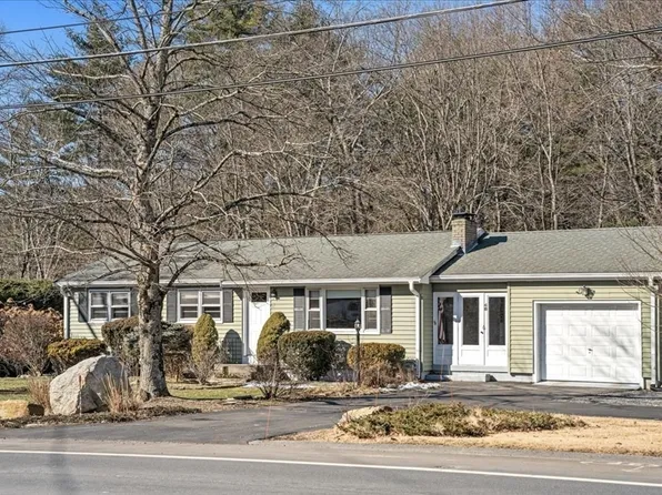 48 Hartford Ave N, Upton, MA 01568