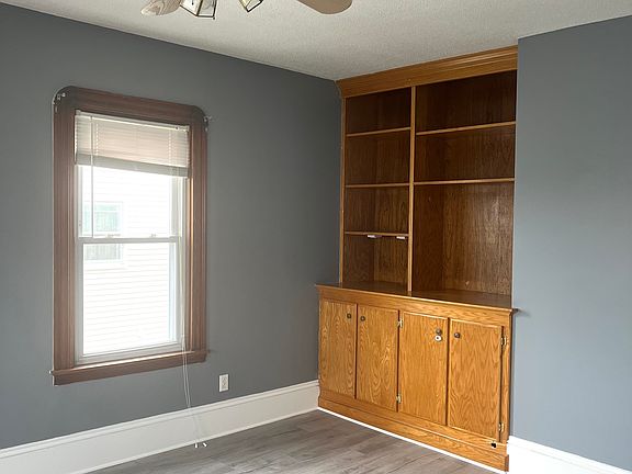 3rd image of 272 Davis St #3