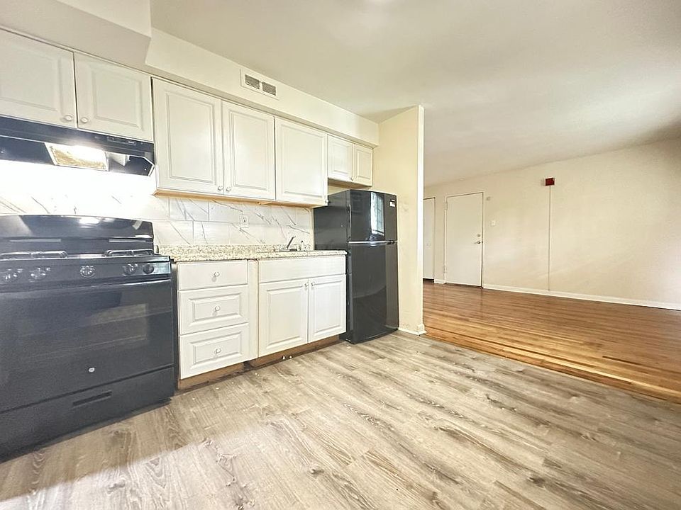 1st image of 7110 Oxford Ave #62