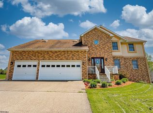 1209 Rolling Hls, Morgantown, WV 26508