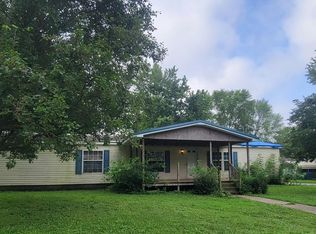 1207 Meagher St, Saint Francisville, IL 62460
