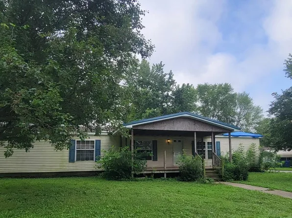 1207 Meagher St, Saint Francisville, IL 62460