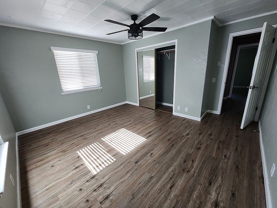 1st image of 631 Pecan St
