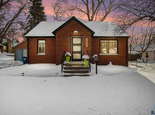 1015 W 27th St, Sioux Falls, SD 57105