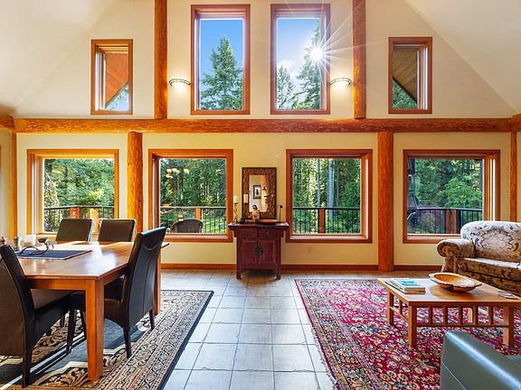 3rd image of 900 Spider Lake Rd