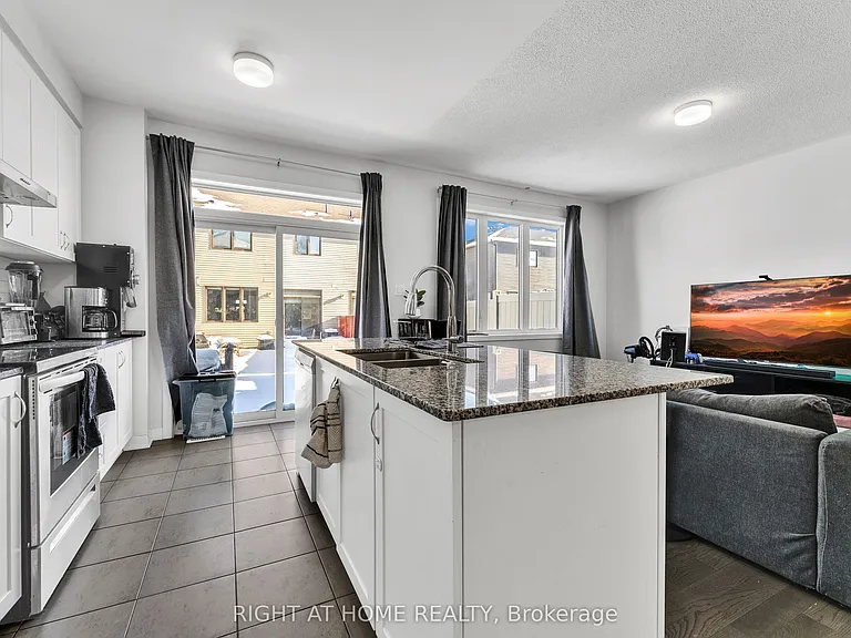 67 Kindred Row — Photo 9