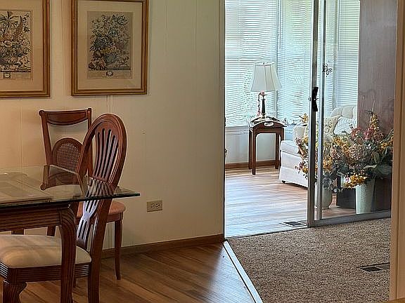 5th image of 62 Hamlin Rd