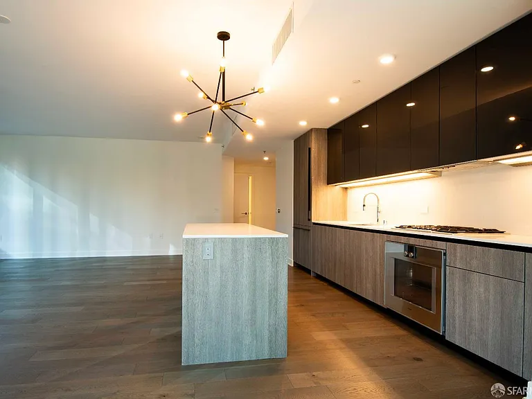 338 Main St #7G — Photo 3
