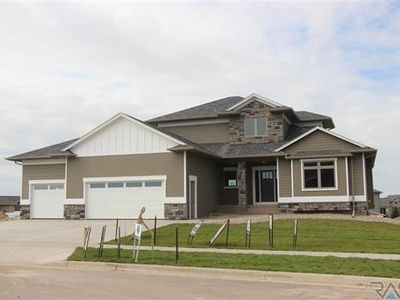 6604 E Steamboat Trl, Sioux Falls, SD, 57110