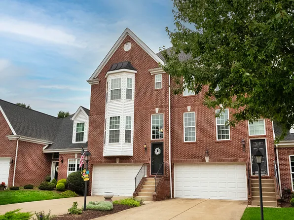 575 E Vanderbilt Dr, Mars, PA 16046