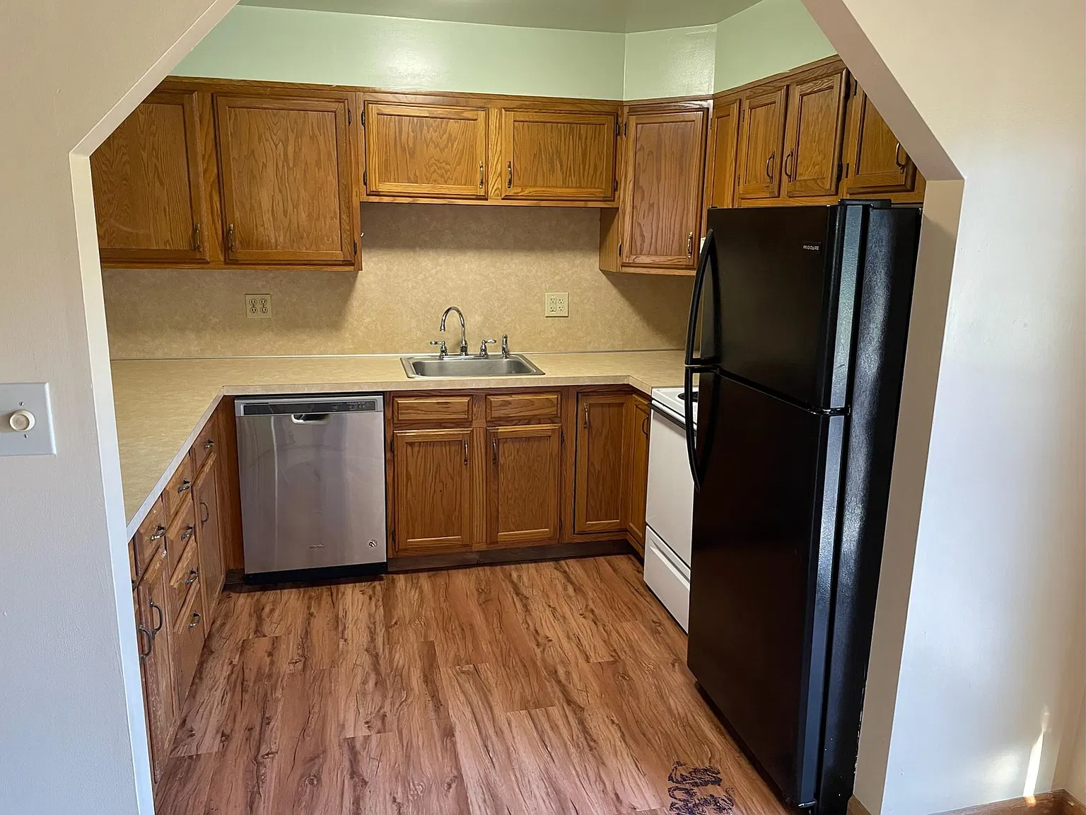 2 bed, 1000 sqft, $1,595 — Photo 3
