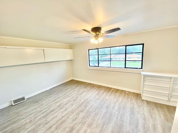 Upstairs Bedroom 2