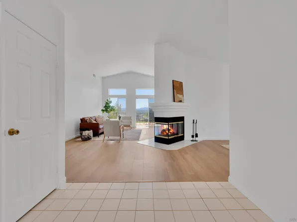 2334 Columbine Dr, Alpine, CA 91901