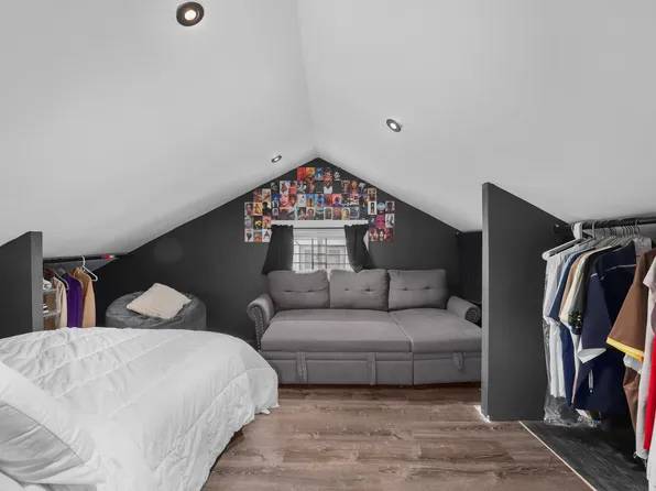 3215 Randall Avenue image 8 of 21