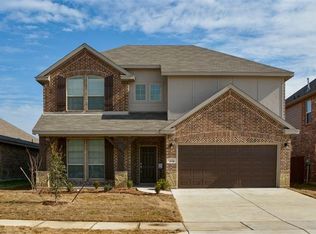 404 Stone Crossing Ln, Fort Worth, TX 76140