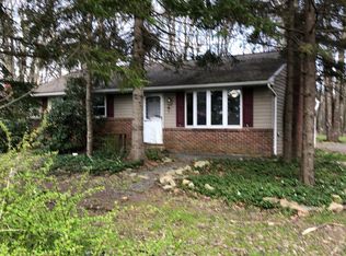 182 Stillwater Dr, Pocono Summit, PA 18346