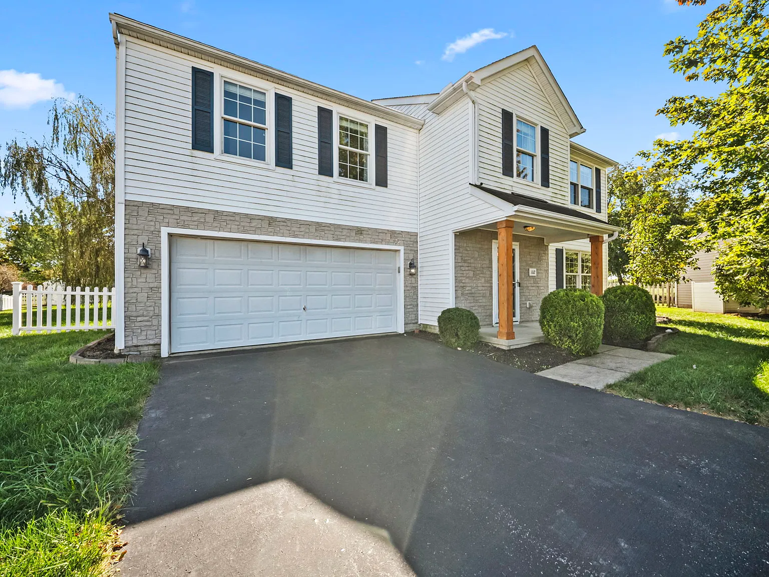 3 bed, 2250 sqft, $2,600 — Photo 1