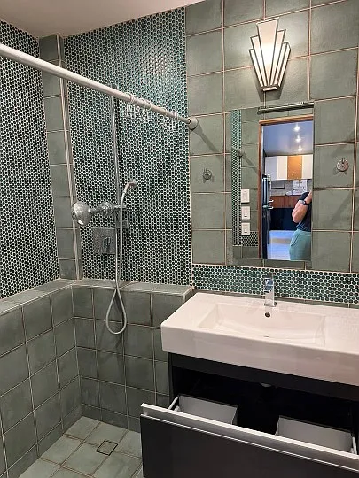 Studio, 420 sqft, $3,500 — Photo 3