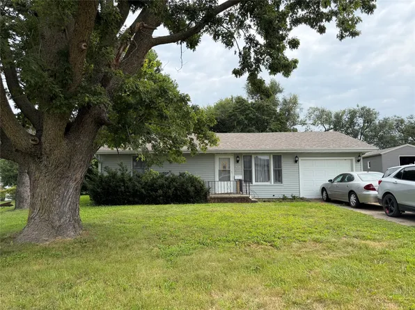 404 E 25th St S, Newton, IA 50208