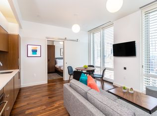 400 W 42nd St #26A, New York, NY 10036