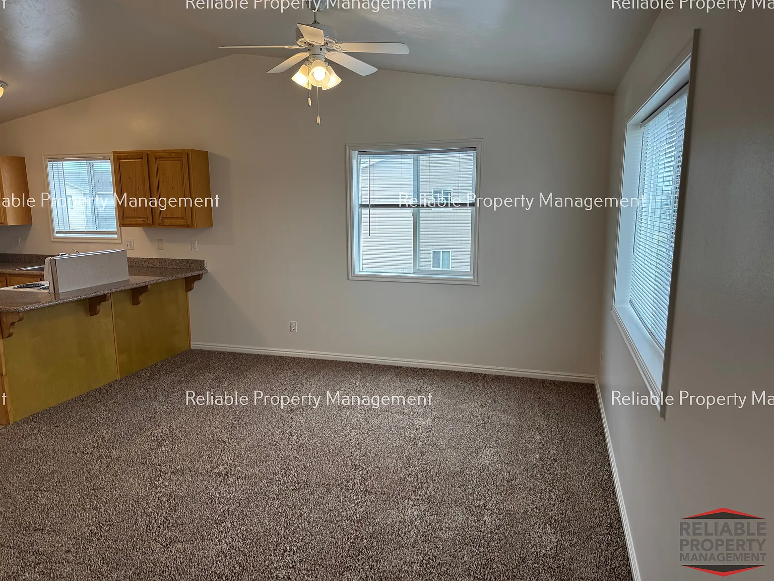 2 bed, $1,050 — Photo 2