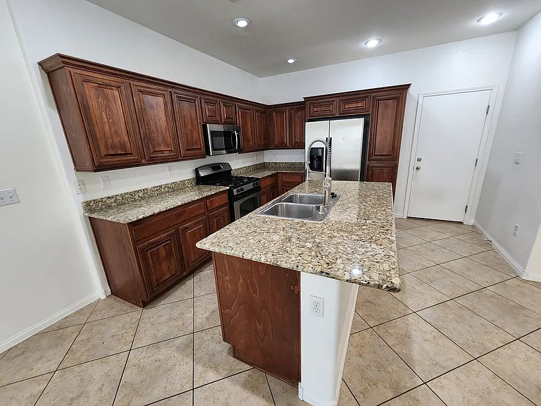 8177 Misty Horizon Ct — Photo 10