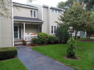 28 Pemberton St #B, Walpole, MA 02081