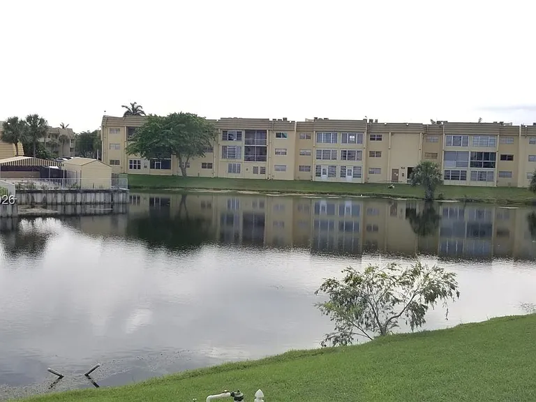 8130 Sunrise Lakes Blvd #206 — Photo 16