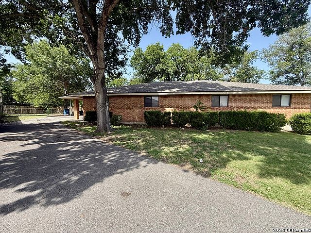 1st image of 705 Woodcrest Cir