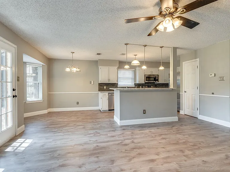 3104 Steve Dr — Photo 8