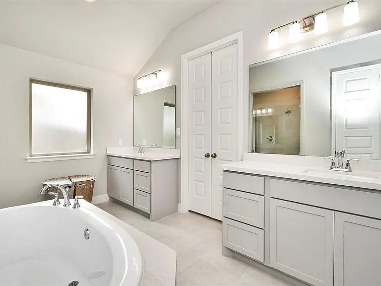 5042 Albany Shores Ln — Photo 29