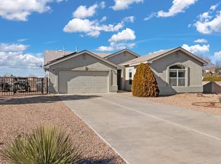 830 Pinzon St NW, Los Lunas, NM 87031