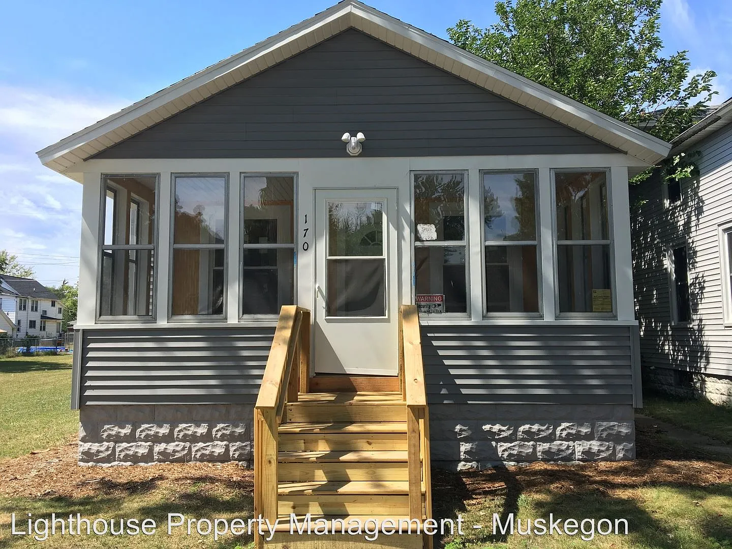 170 Mason Ave photo 1